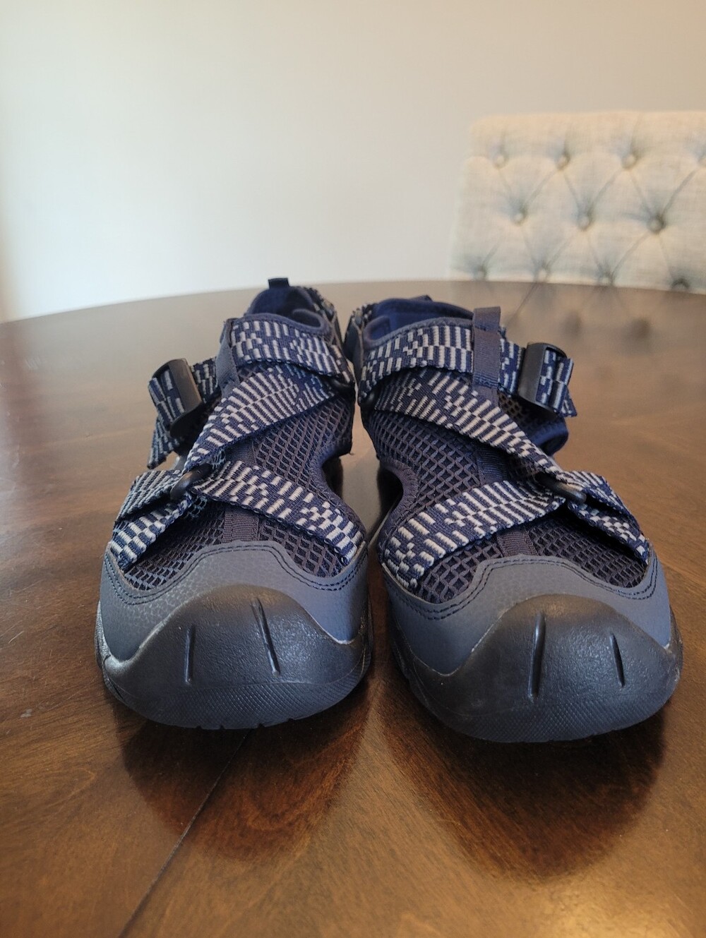 Ezereell Men's Navy Blue closed outdoor hiking sandal. Size 9 1/2 or 10